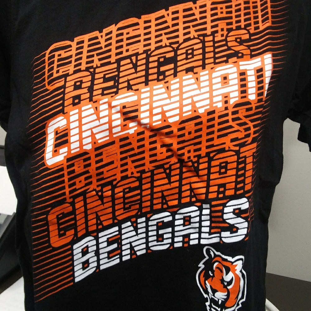 NWT NFL Boys Med Cincinnati Bengals T Shirt